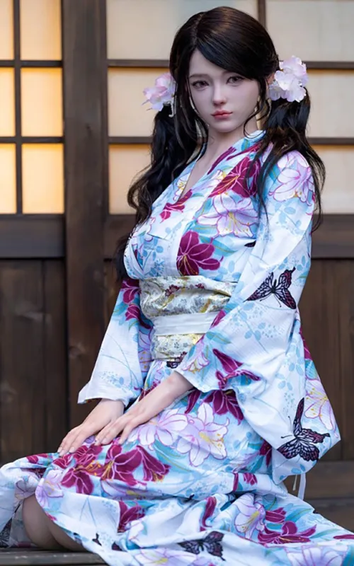 Sato Asuka kimono