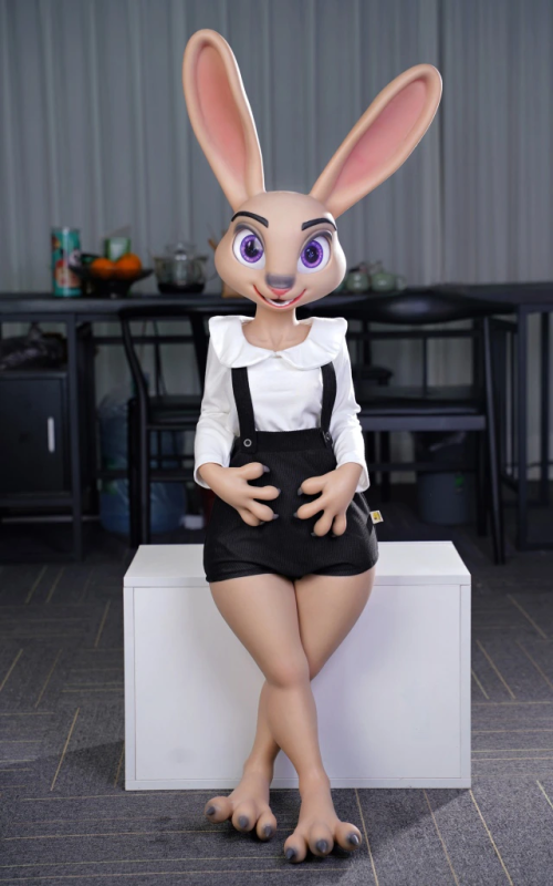 Rabbitie, quiere comerte la zanahoria Rabbitie, quiere comerte la zanahoria