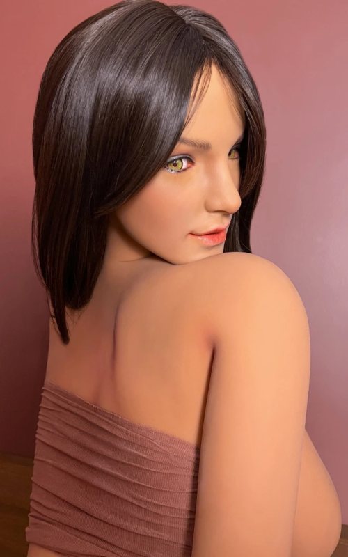 Mona, una morenaza seductora Mona, una morenaza seductora