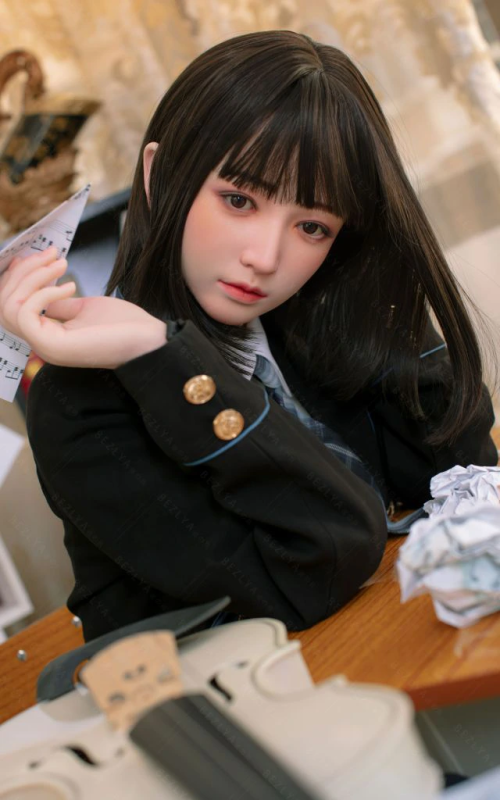 Sayaka, a tímida estudante de arte Sayaka, a tímida estudante de arte