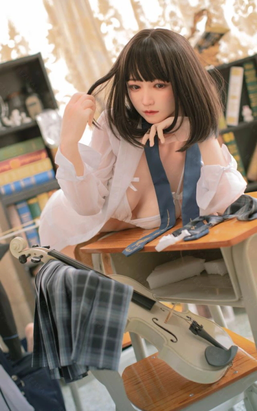 Sayaka, a tímida estudante de arte Sayaka, a tímida estudante de arte