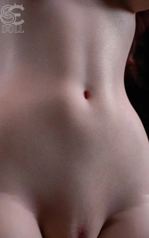 Torso Scarlett Reed