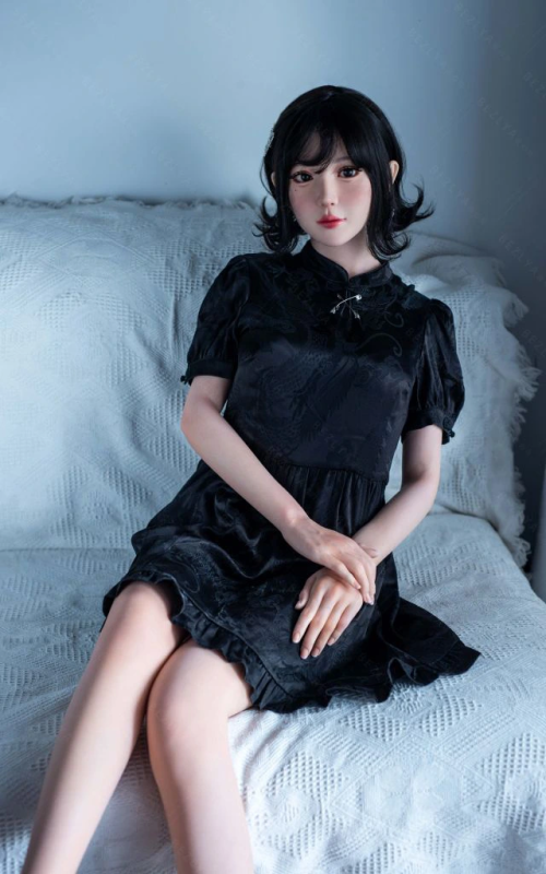 Mavis, a tua namorada doce e tímida Mavis, a tua namorada doce e tímida