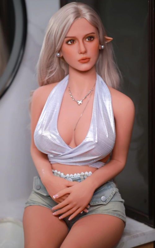 Mini Frelynn, la elfa torpe y sumisa Mini Frelynn, la elfa torpe y sumisa