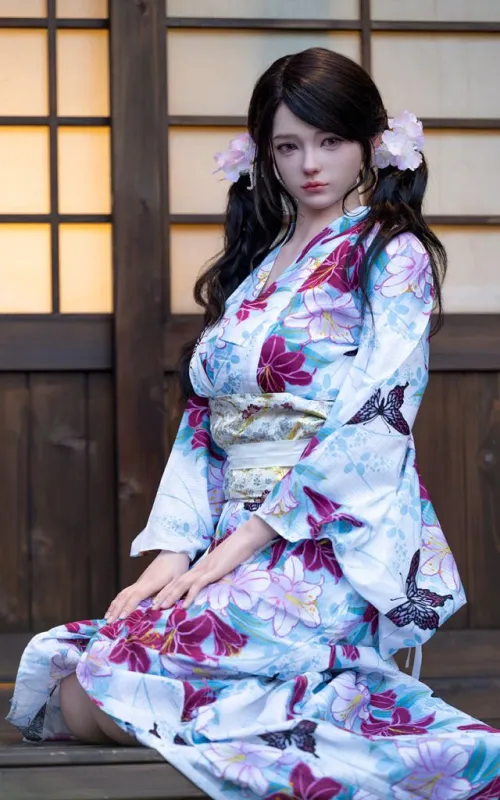 Sato Asuka kimono