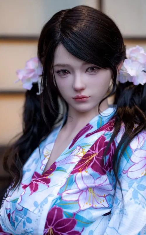 Sato Asuka kimono