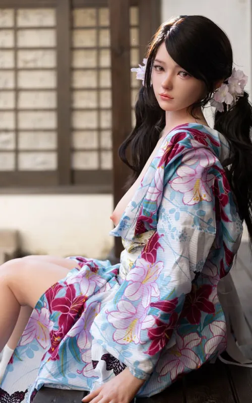 Sato Asuka kimono