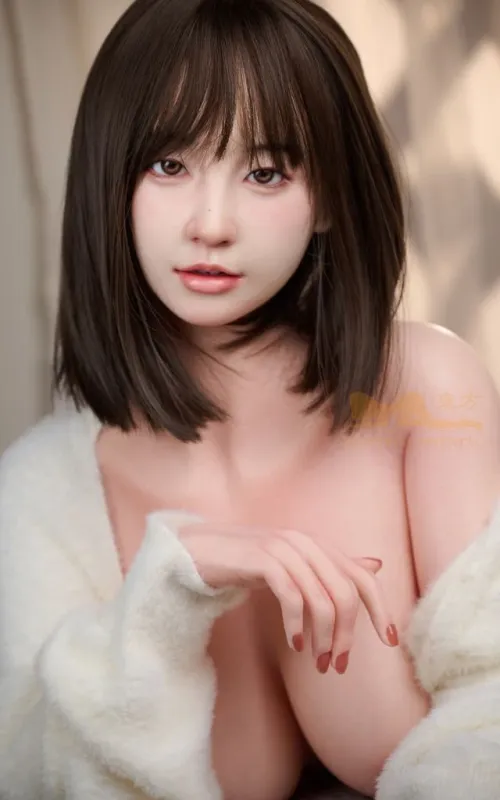 Yui caseira