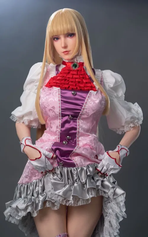 Lili, Emelie de Rochefort