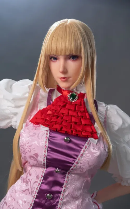 Lili, Emelie de Rochefort