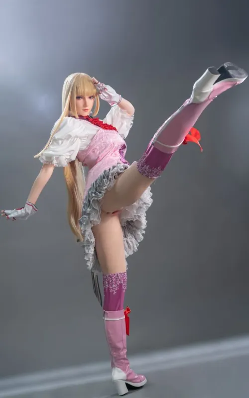 Lili, Emelie de Rochefort