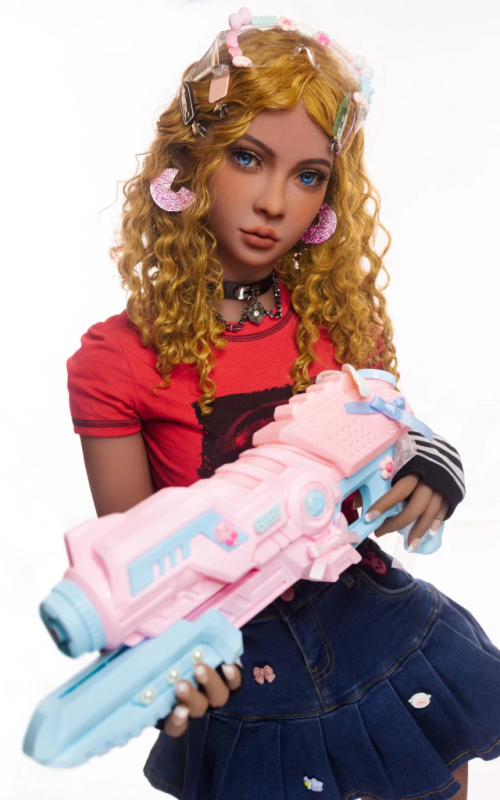Roxxi, inocente y activa