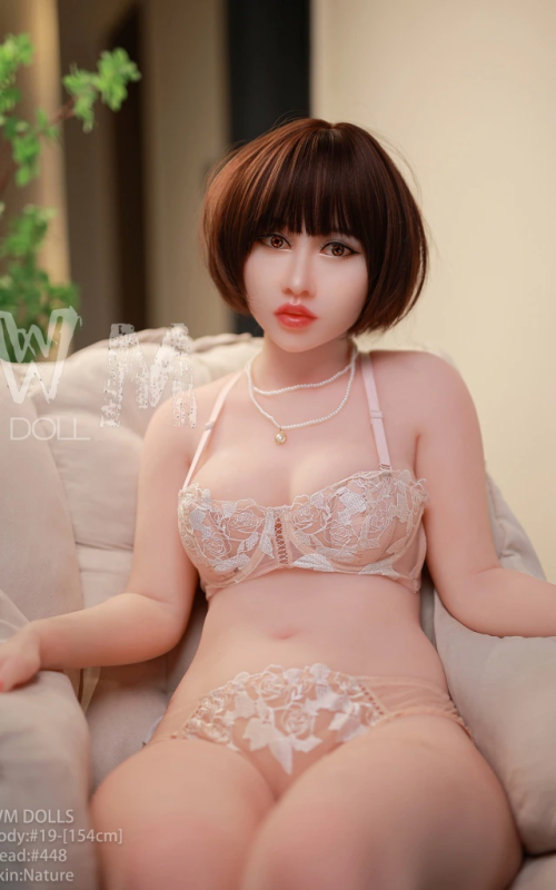Akiko, una chica sexy y atrevida