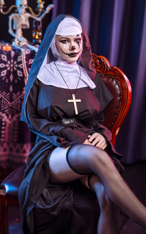 Oksana, a acólita do mal
