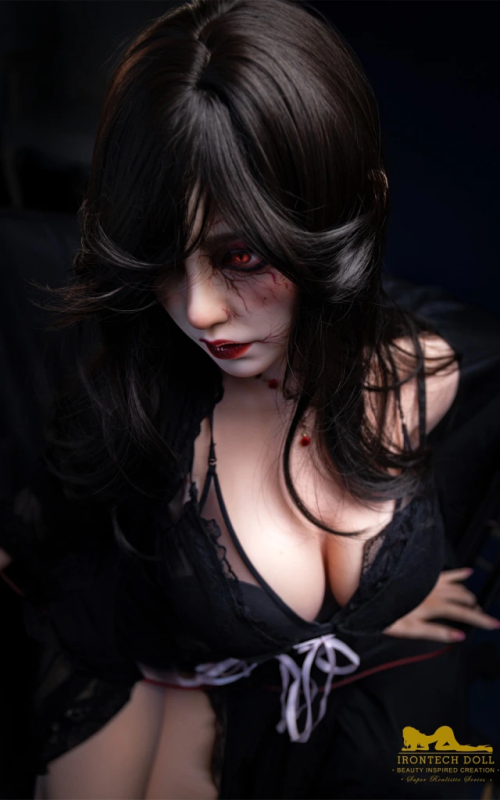 Vampirella, sedienta y CALIENTE