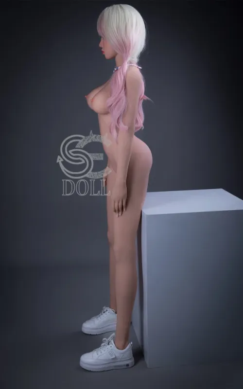 Mika D.