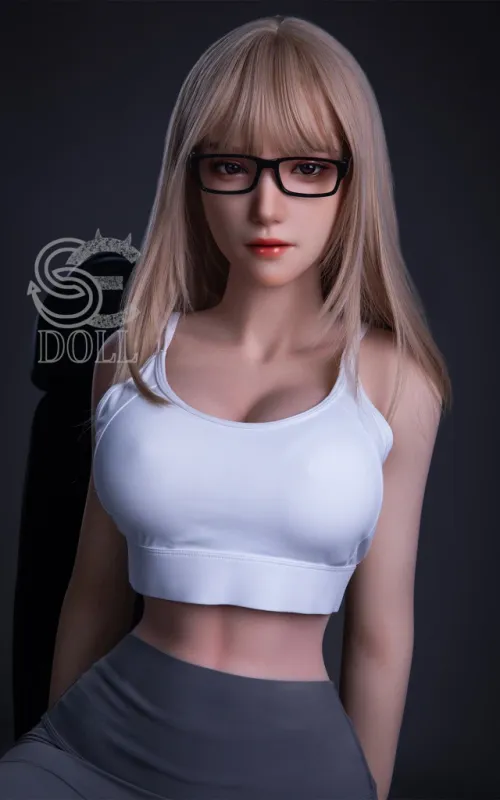 Queena G.