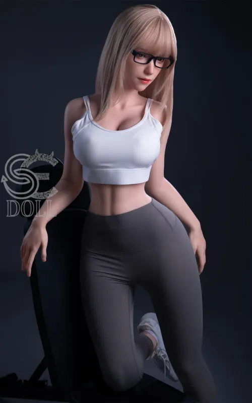 Queena G.