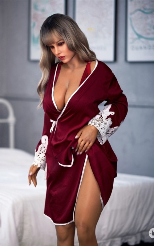 Diva, una rubia dispuesta a todo