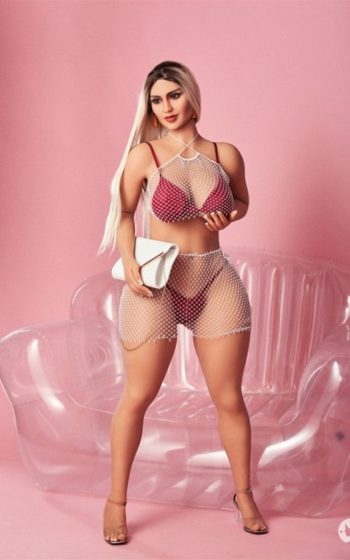 Aletta, la reina de las curvas más sexy
