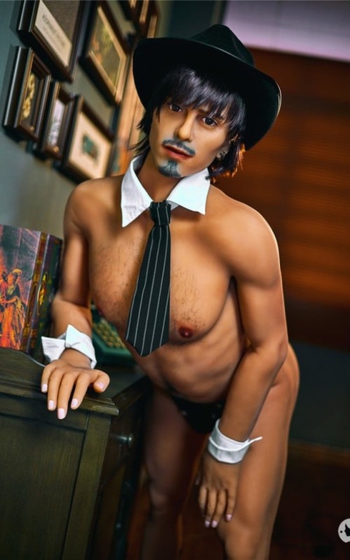 Adam, contable de día y stripper de noche