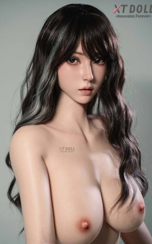 Lucy Storm, tu novia exuberante y leal Lucy Storm, tu novia exuberante y leal