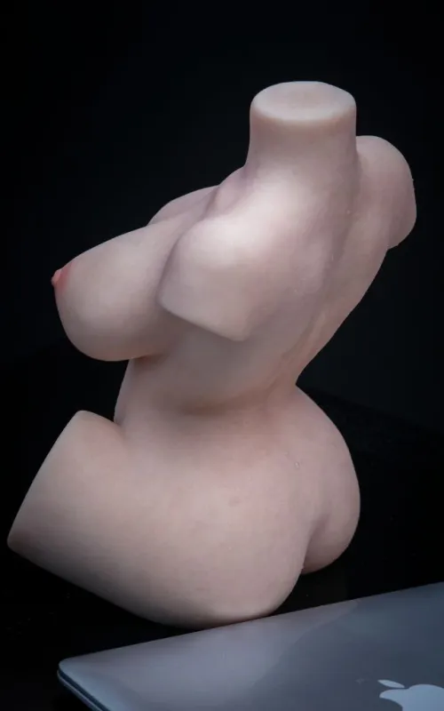 Torso Hannah