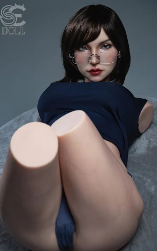 Torso Zoe Ellis