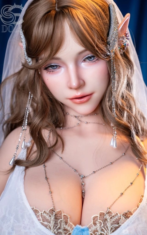 Aenika, la elfa artista • SiliconGirls