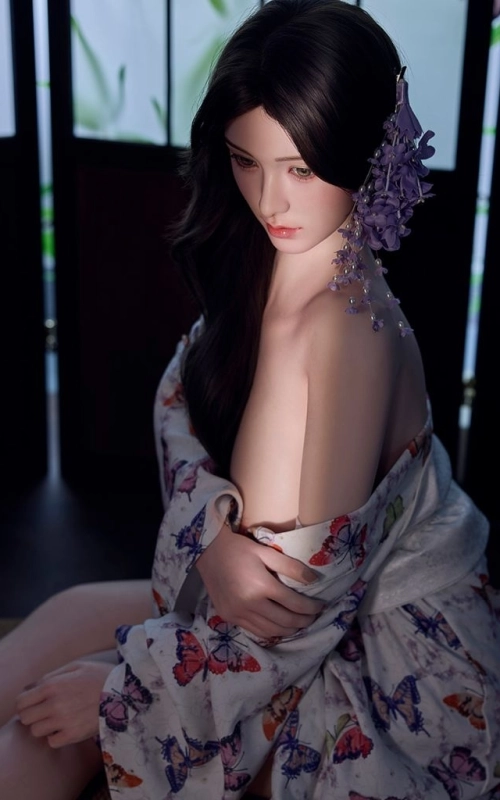 Sia, tu novia joven y alegre • SiliconGirls