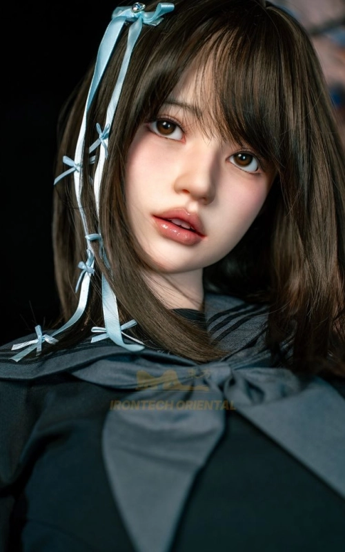 Xinyue, tu encuentro nocturno • SiliconGirls