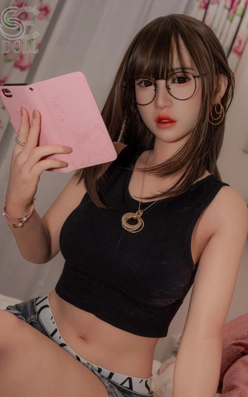 Senaya, una belleza delicada y encantadora • SiliconGirls