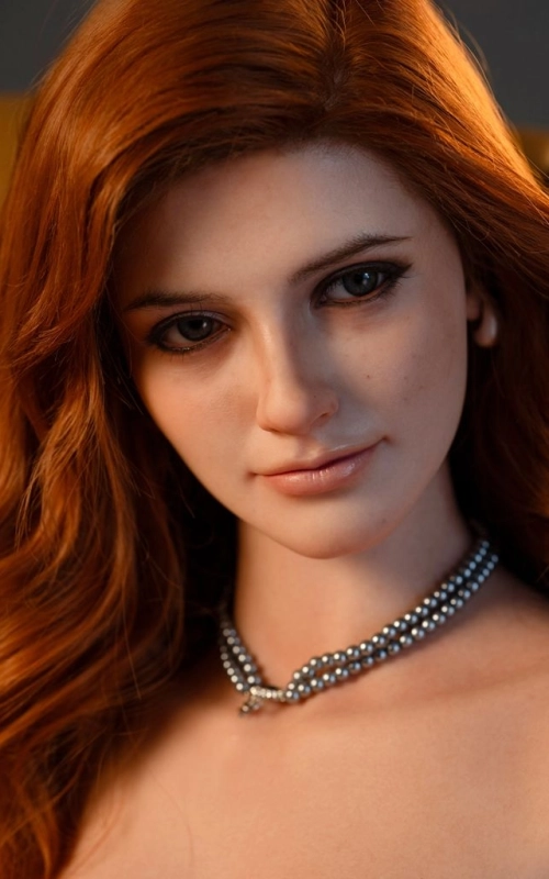 Poppy, mezcla de elegancia y sensualidad • SiliconGirls