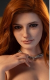 Poppy, mezcla de elegancia y sensualidad • SiliconGirls