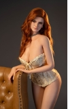 Poppy, mezcla de elegancia y sensualidad • SiliconGirls