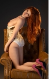 Poppy, mezcla de elegancia y sensualidad • SiliconGirls