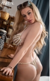 Lila, una diosa en bikini • SiliconGirls