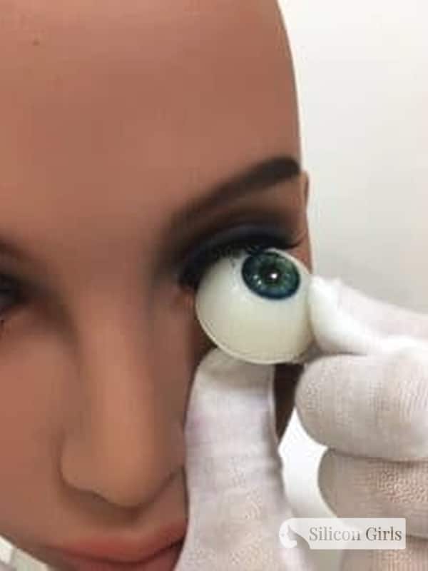 Cómo cambiar los ojos de la muñeca sexual