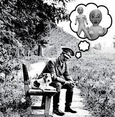 hitler pensando en muñecas hinchables